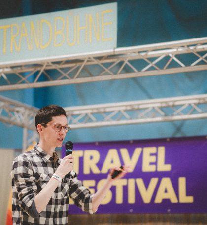 Stephan Winkler über das Leben als digitaler Nomade auf der Strandbühne beim ersten Travel Festival in Witten